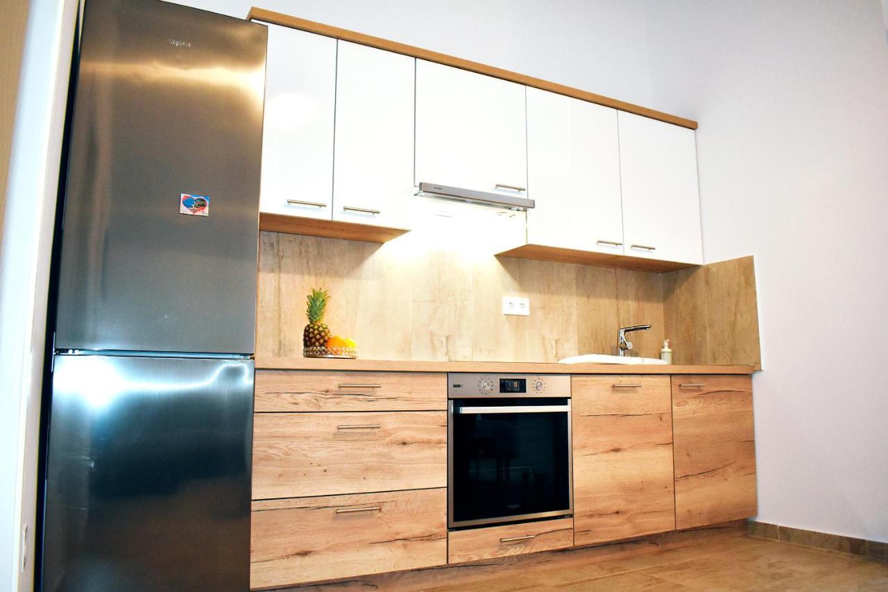 Apartmani Lovrencic Vrsi Exterior foto