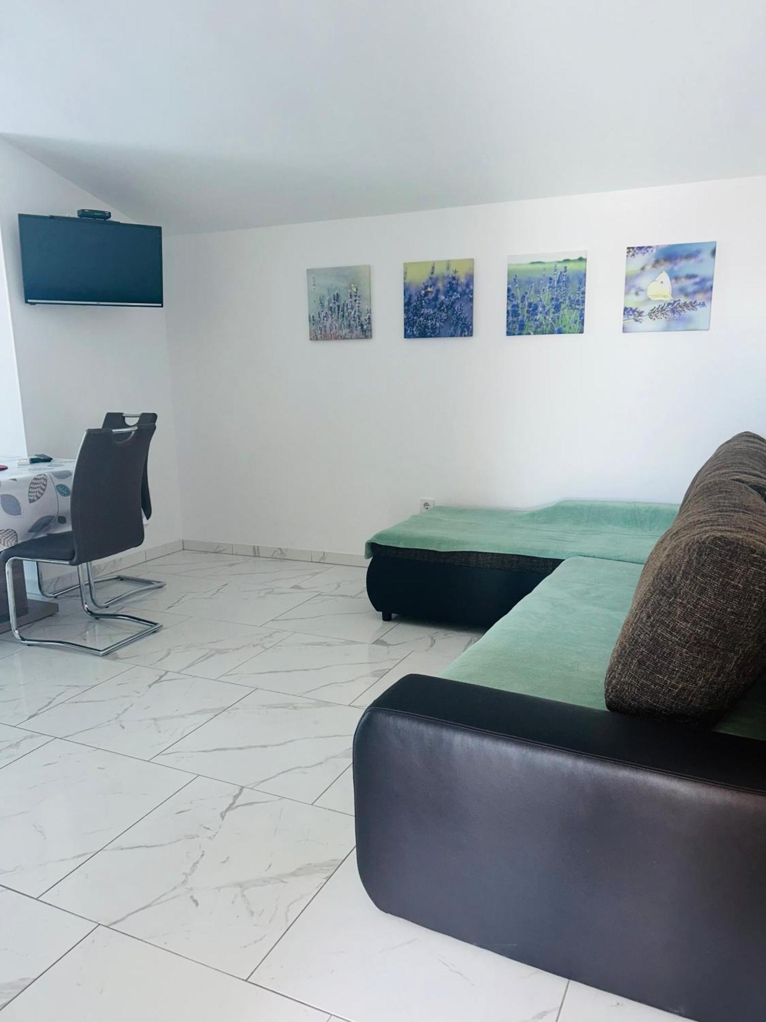 Apartmani Lovrencic Vrsi Exterior foto
